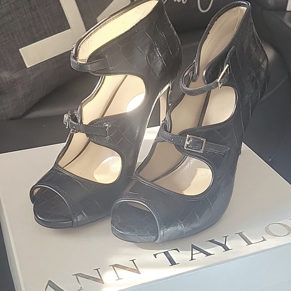 Ann Taylor heels